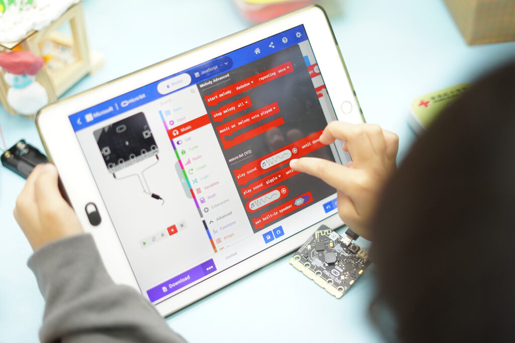 學STEAM：點燃小學生的創新火花，鋪就升中學之路