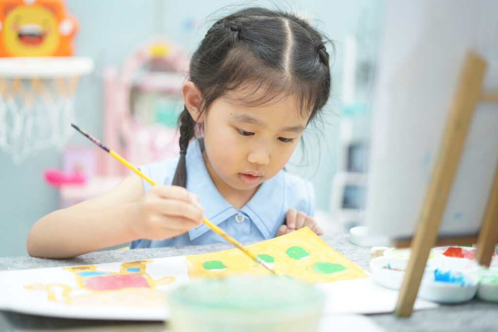 P1-P3 小學初小階段 (6-9歲)用畫筆說故事: