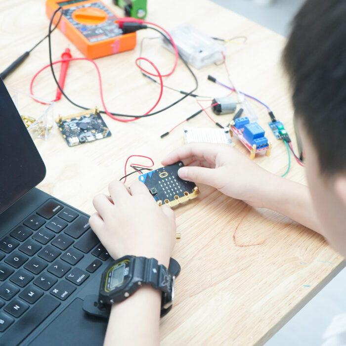 小學Micro bit與Scratch編程：分階段學習，培養邏輯思維